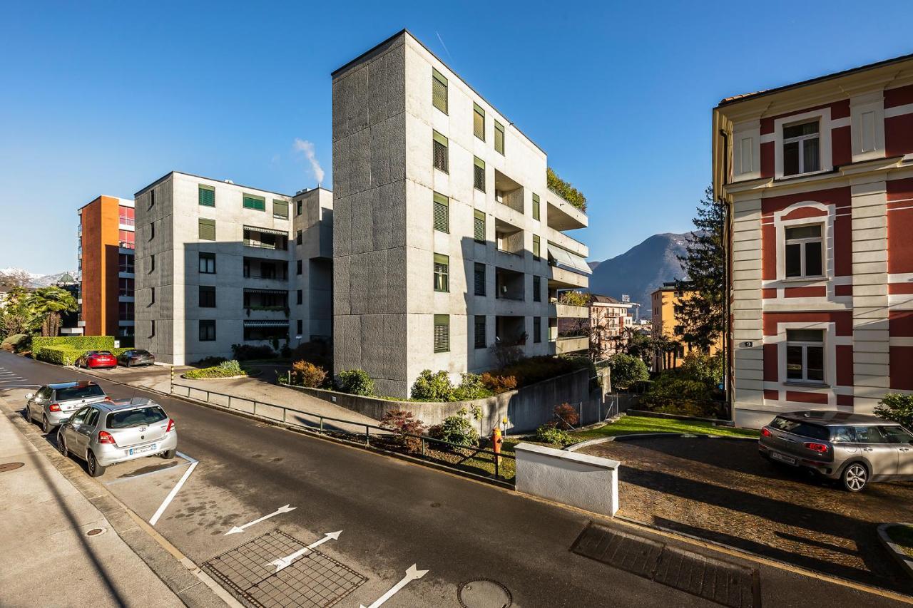 By Lr * Lugano
